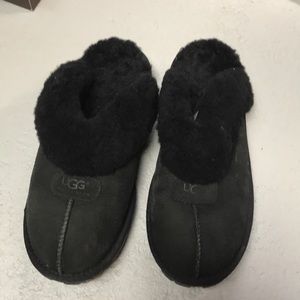 Ugg black shearling slippers size women’s 10